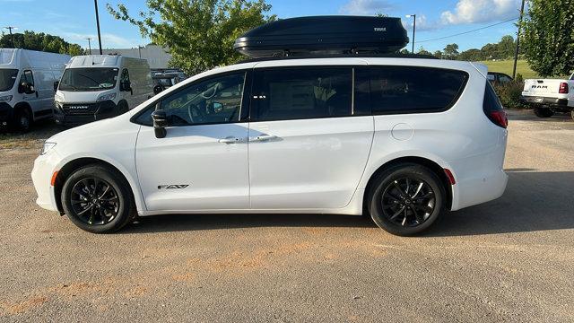 new 2025 Chrysler Pacifica car, priced at $47,650