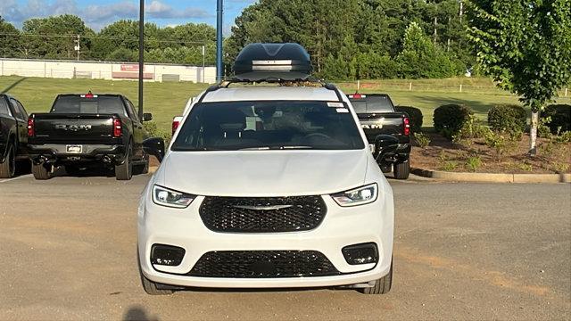 new 2025 Chrysler Pacifica car, priced at $47,650