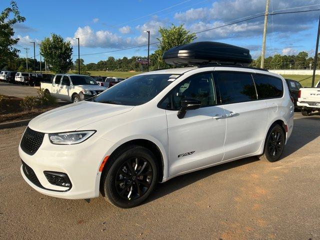 new 2025 Chrysler Pacifica car, priced at $47,650