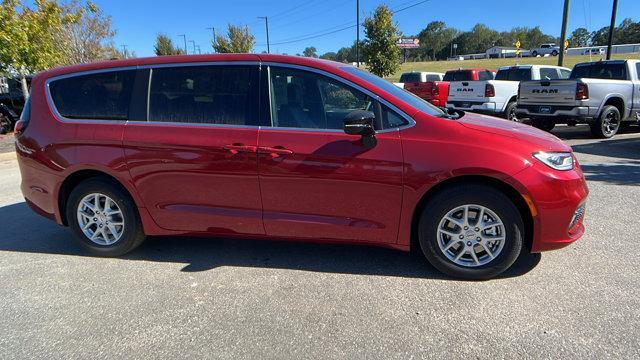 new 2025 Chrysler Pacifica car, priced at $43,925