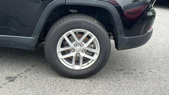 used 2024 Jeep Grand Cherokee car, priced at $32,995