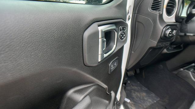new 2025 Jeep Gladiator car, priced at $37,999