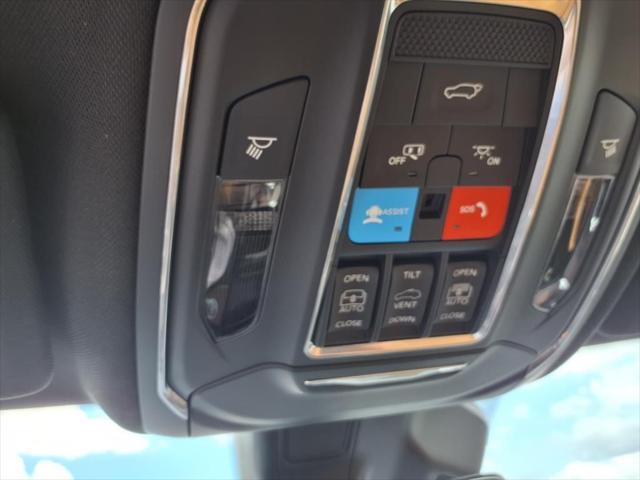 new 2025 Jeep Grand Cherokee L car, priced at $69,982