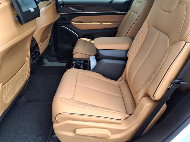 new 2025 Jeep Grand Cherokee L car, priced at $69,982