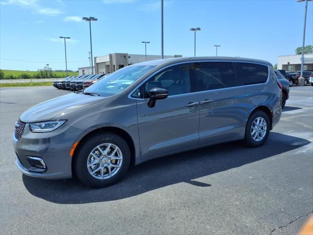 new 2025 Chrysler Pacifica car, priced at $43,440