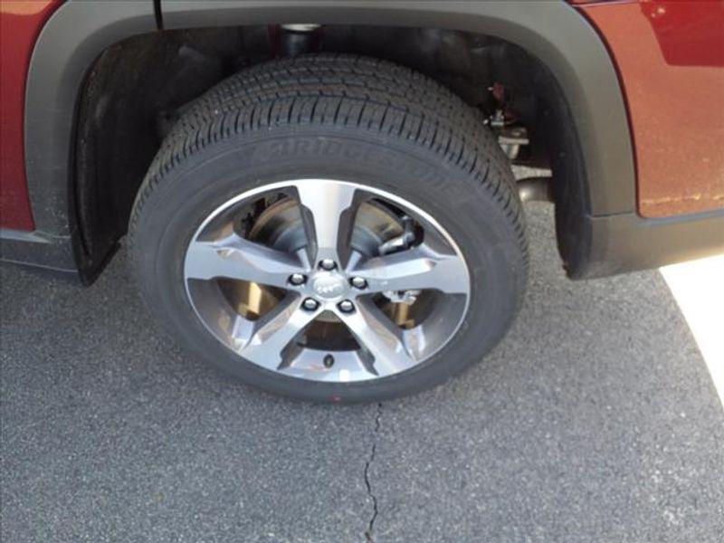 new 2025 Jeep Grand Cherokee L car, priced at $49,836