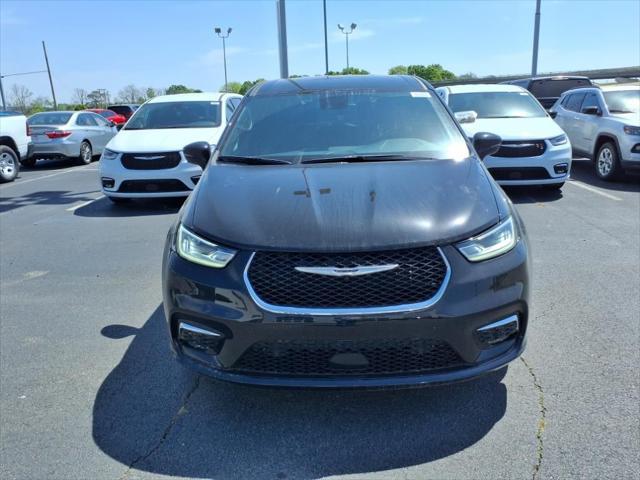 new 2025 Chrysler Pacifica car, priced at $44,225
