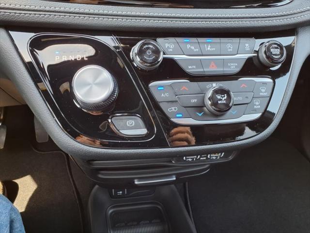 new 2025 Chrysler Pacifica car, priced at $44,225