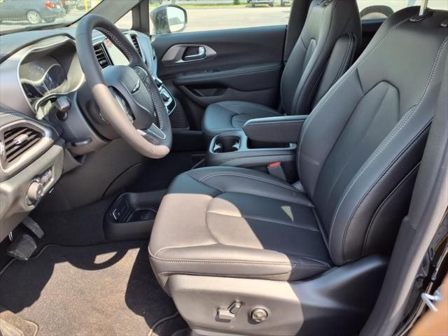 new 2025 Chrysler Pacifica car, priced at $44,225