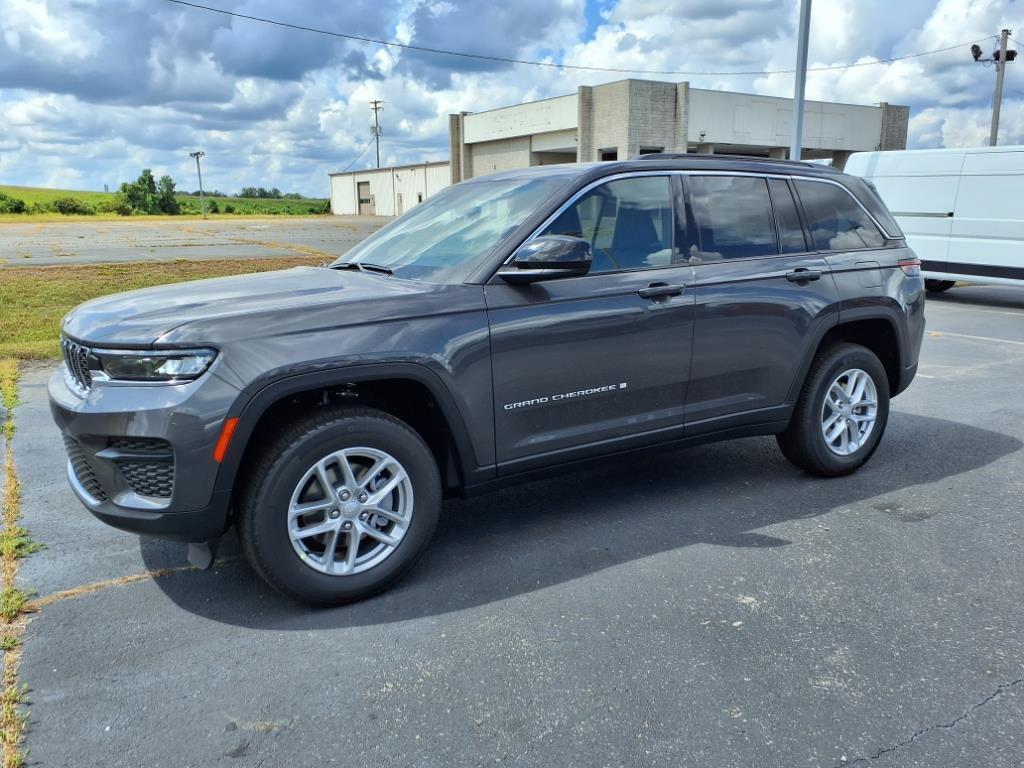 new 2025 Jeep Grand Cherokee car, priced at $38,988