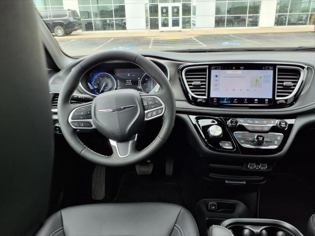 new 2025 Chrysler Pacifica car, priced at $43,989