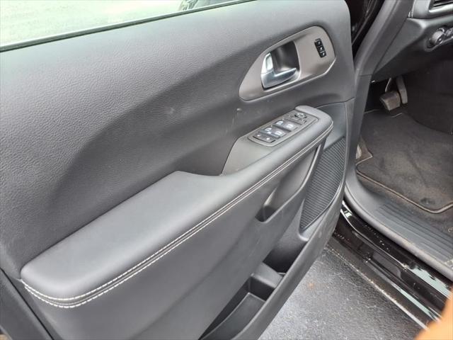 new 2025 Chrysler Pacifica car, priced at $43,989