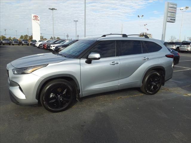 used 2022 Toyota Highlander car, priced at $31,777