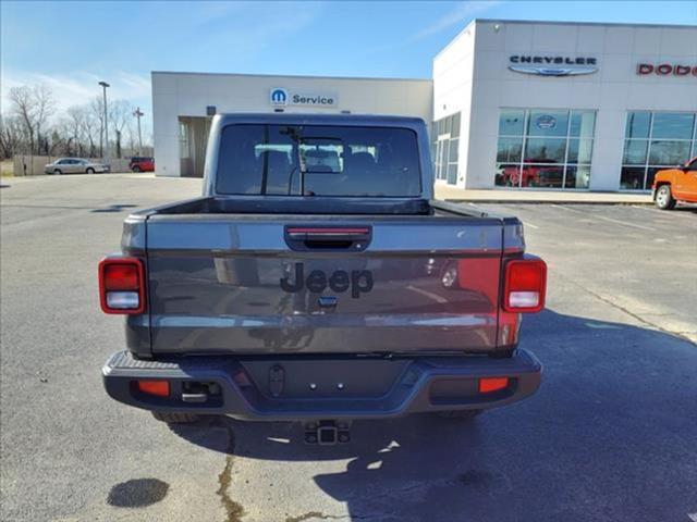 new 2025 Jeep Gladiator car, priced at $44,680