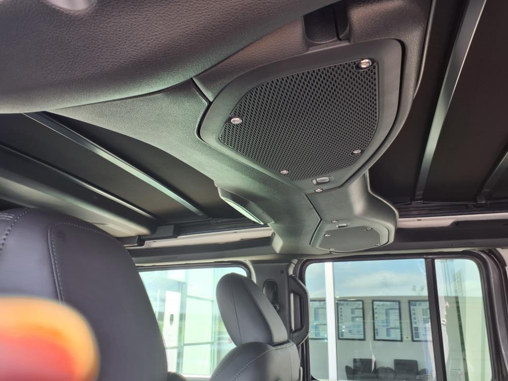 new 2025 Jeep Wrangler car, priced at $67,982