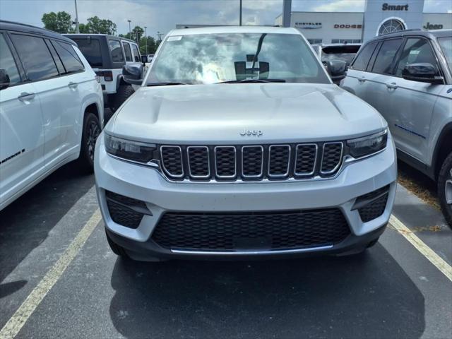new 2025 Jeep Grand Cherokee car, priced at $43,970