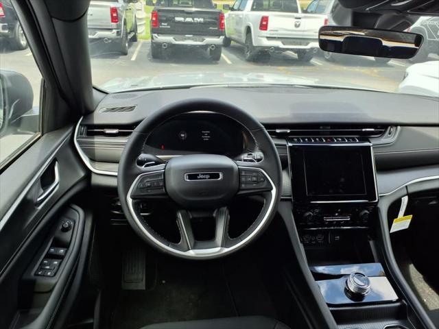 new 2025 Jeep Grand Cherokee car, priced at $43,970