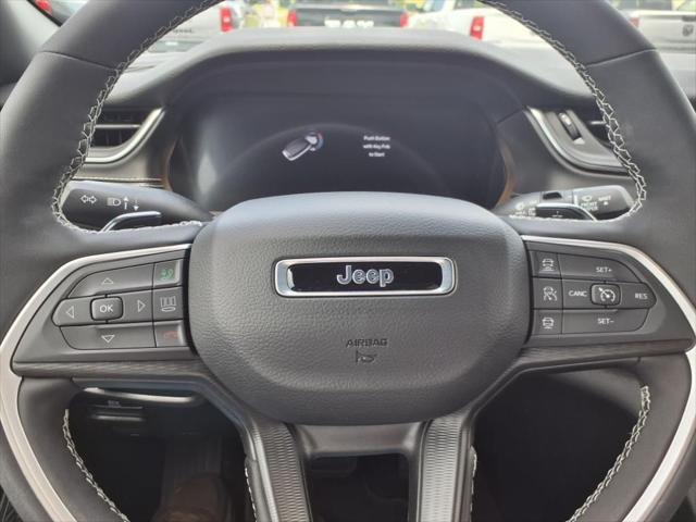 new 2025 Jeep Grand Cherokee car, priced at $43,970