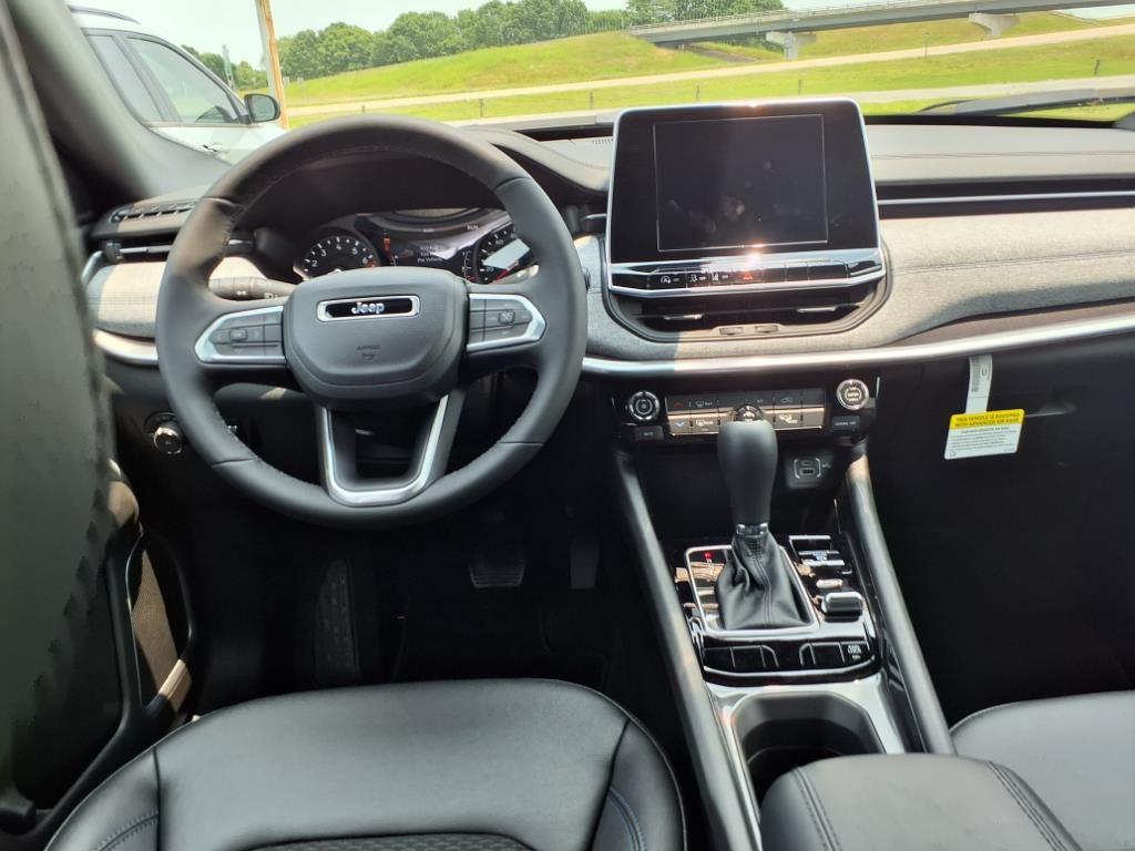 new 2025 Jeep Compass car, priced at $29,960