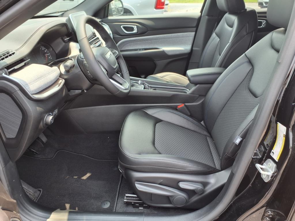 new 2025 Jeep Compass car, priced at $29,960