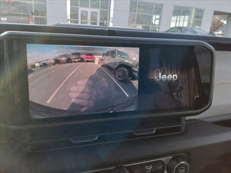 new 2025 Jeep Wrangler car, priced at $48,427