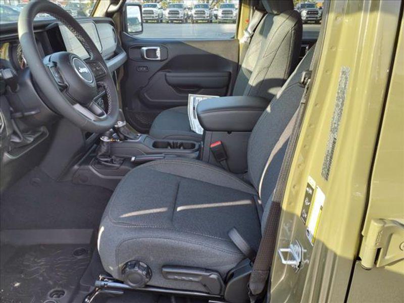 new 2025 Jeep Wrangler car, priced at $48,427