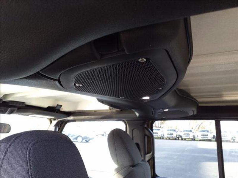 new 2025 Jeep Wrangler car, priced at $48,427