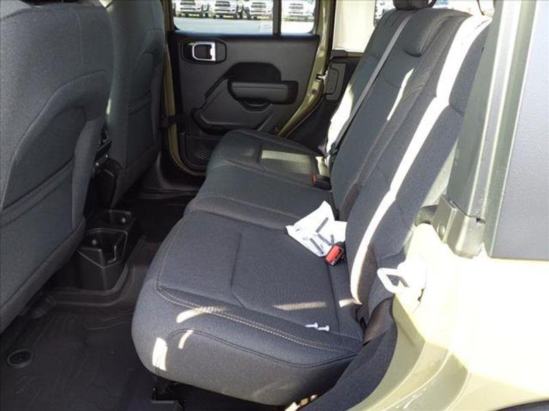 new 2025 Jeep Wrangler car, priced at $48,427
