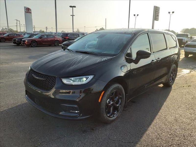 new 2023 Chrysler Pacifica Hybrid car, priced at $50,977