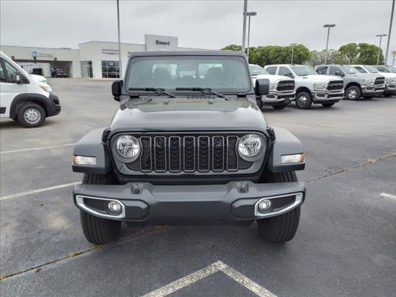 new 2024 Jeep Gladiator car, priced at $39,977