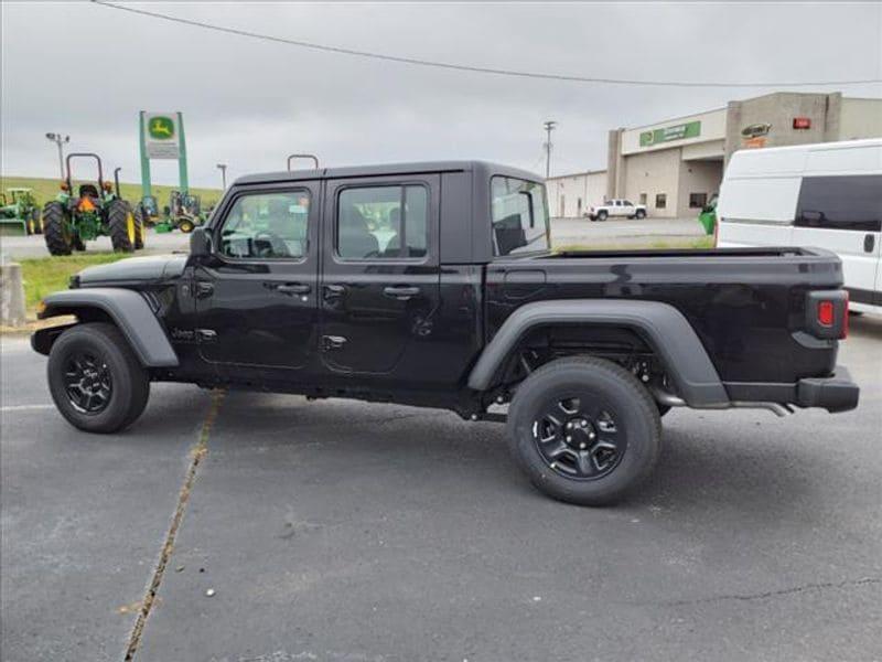 new 2024 Jeep Gladiator car, priced at $39,977