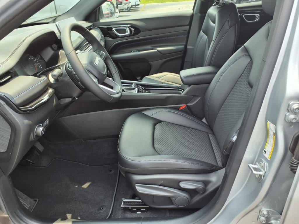 new 2025 Jeep Compass car, priced at $31,955