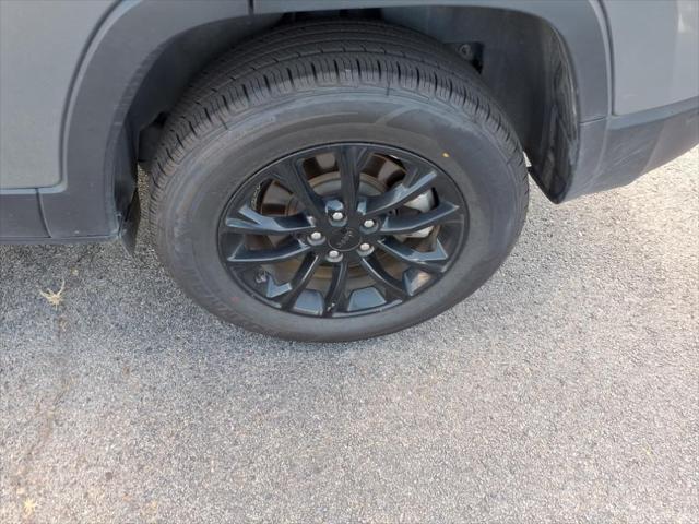 used 2023 Jeep Cherokee car, priced at $25,997