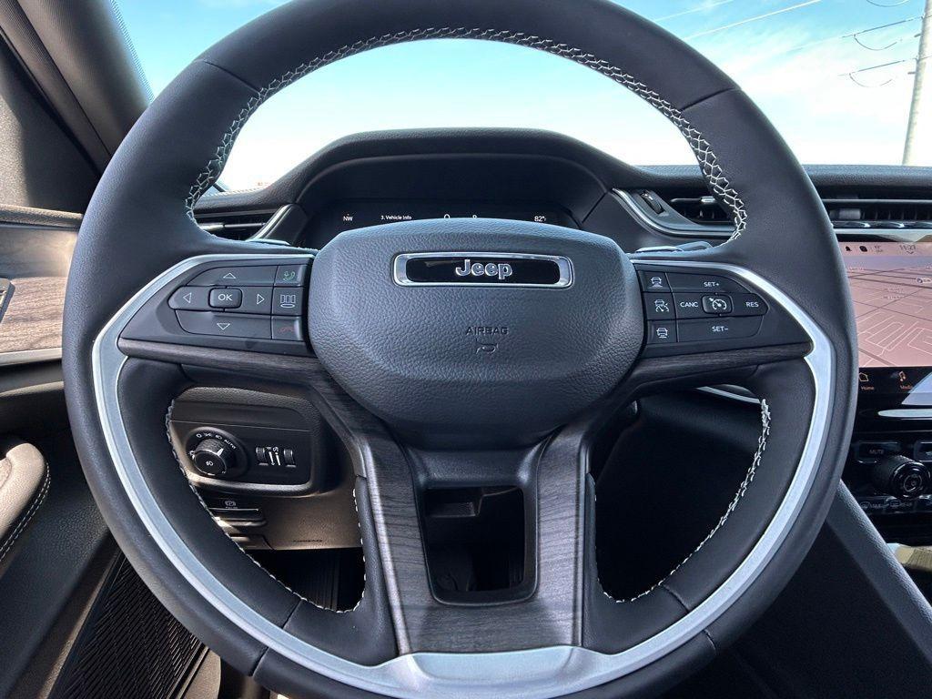 new 2025 Jeep Grand Cherokee car, priced at $33,841