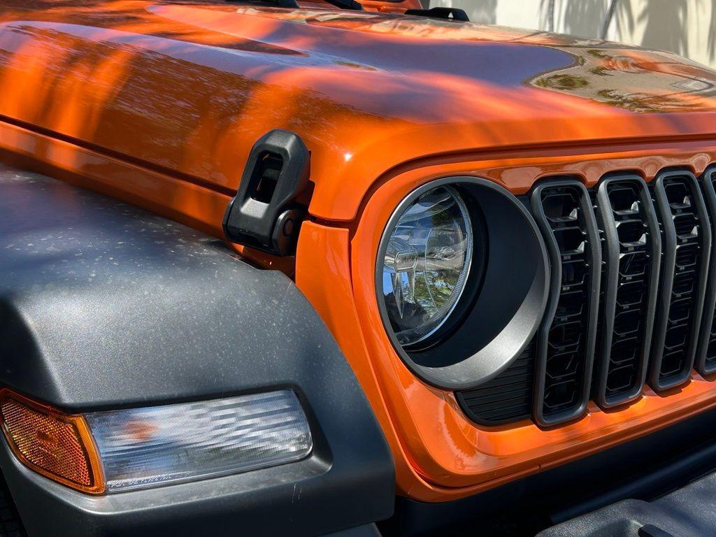 new 2025 Jeep Wrangler car, priced at $34,263