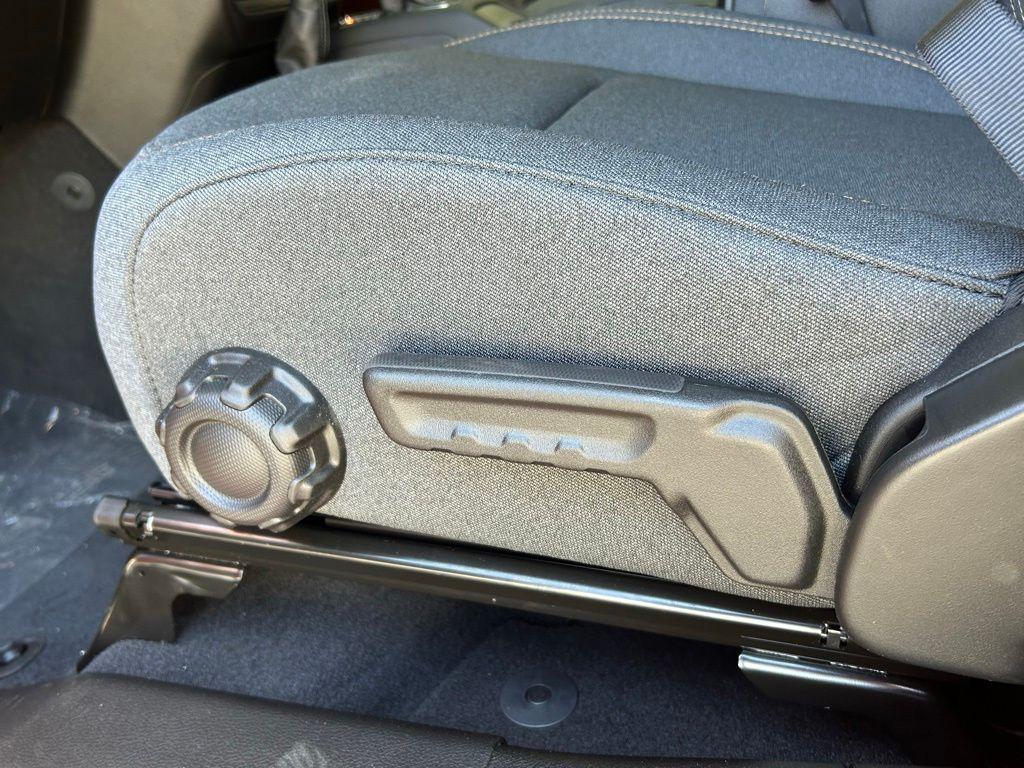 new 2025 Jeep Wrangler car, priced at $34,263