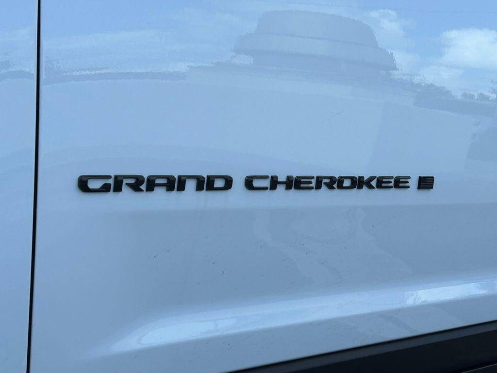 new 2025 Jeep Grand Cherokee car, priced at $39,303