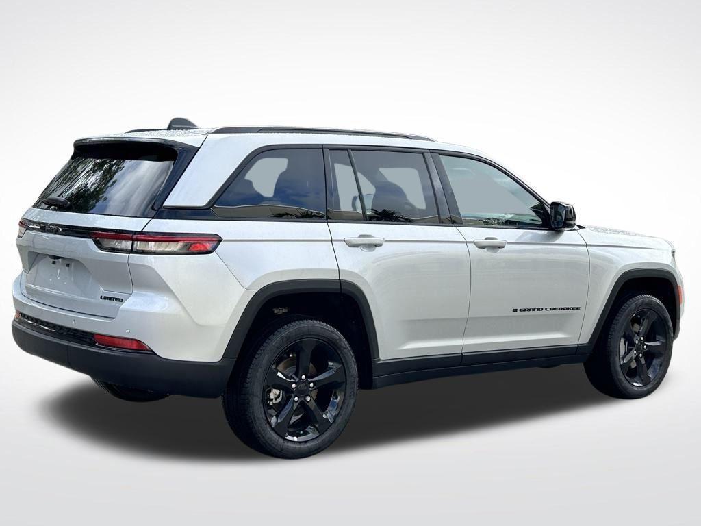 new 2025 Jeep Grand Cherokee car, priced at $39,846