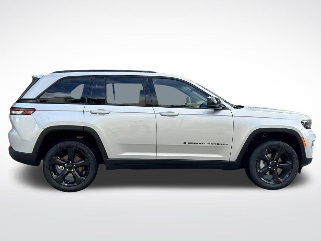 new 2025 Jeep Grand Cherokee car, priced at $39,846