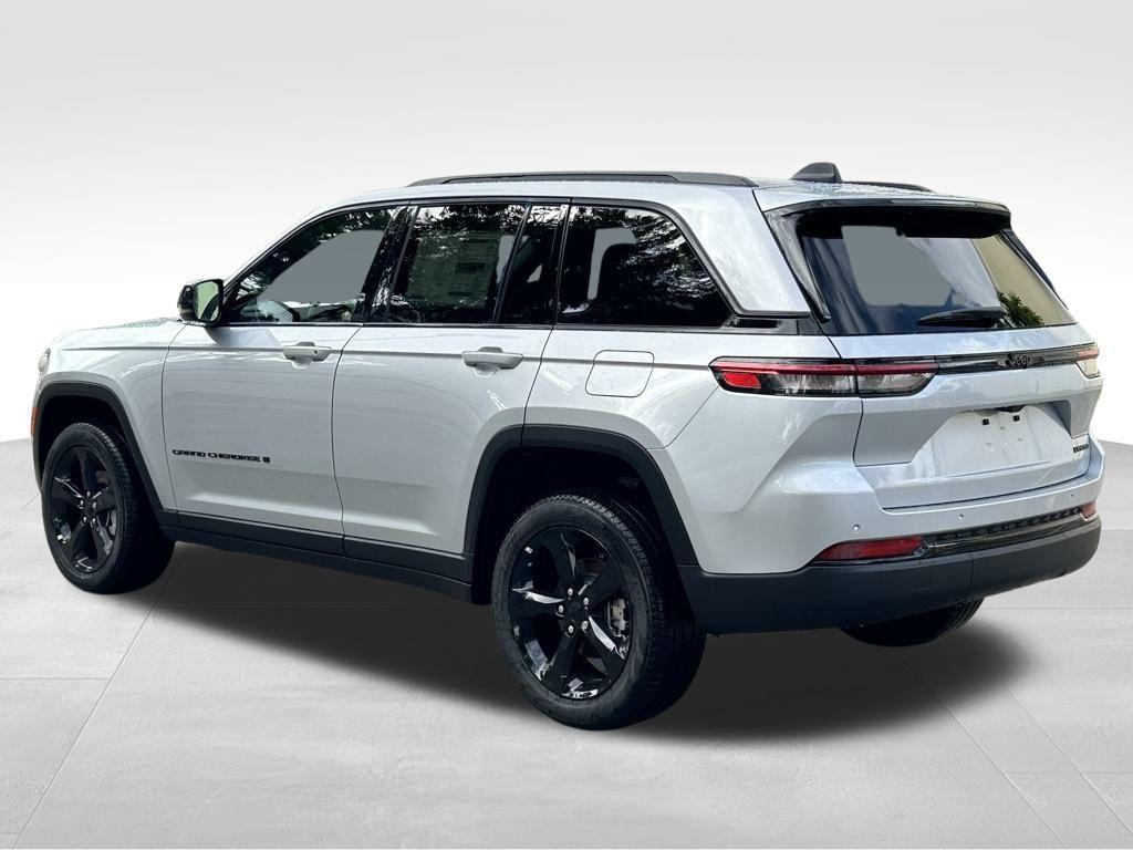 new 2025 Jeep Grand Cherokee car, priced at $37,346