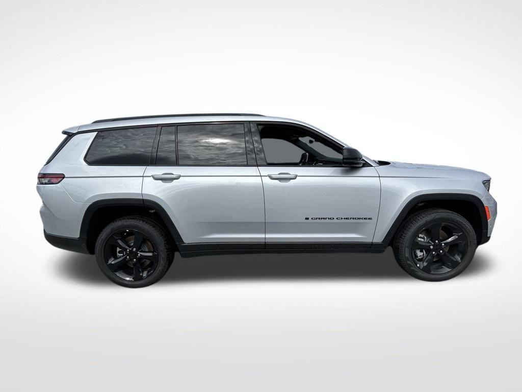 new 2024 Jeep Grand Cherokee L car, priced at $43,355