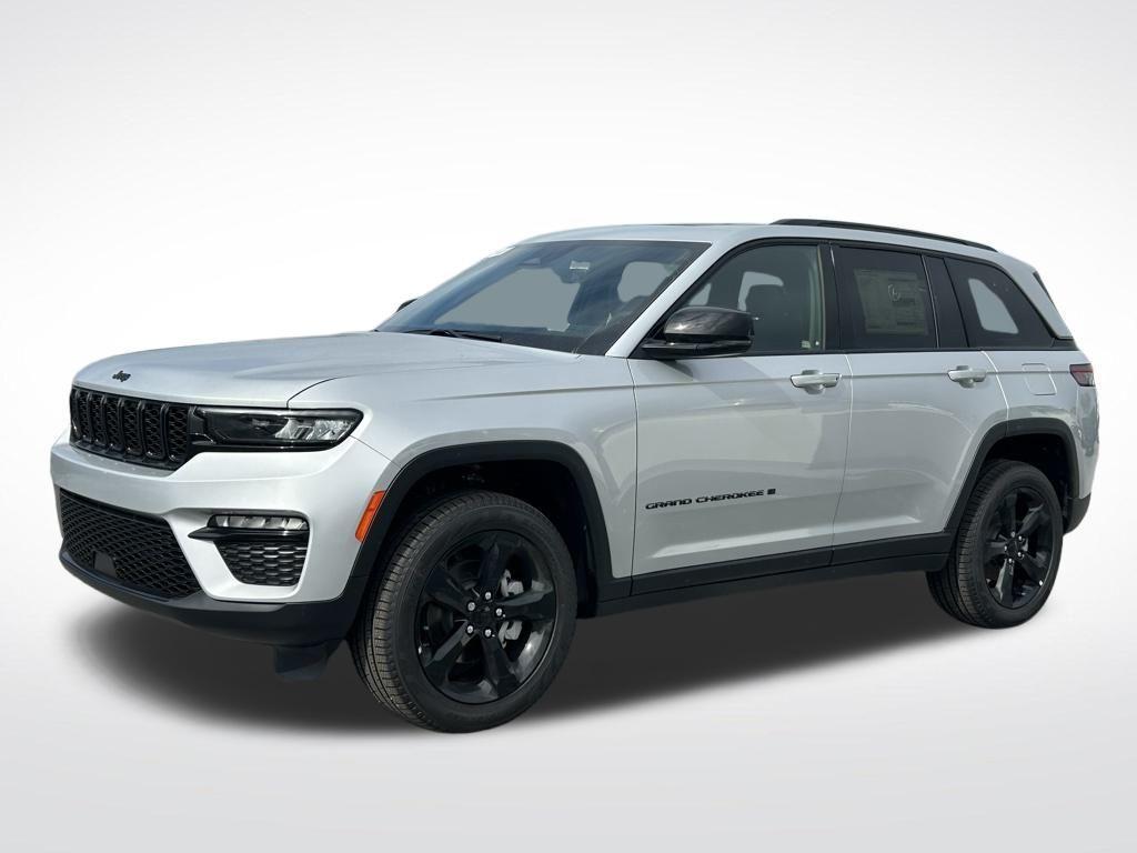 new 2025 Jeep Grand Cherokee car, priced at $42,245