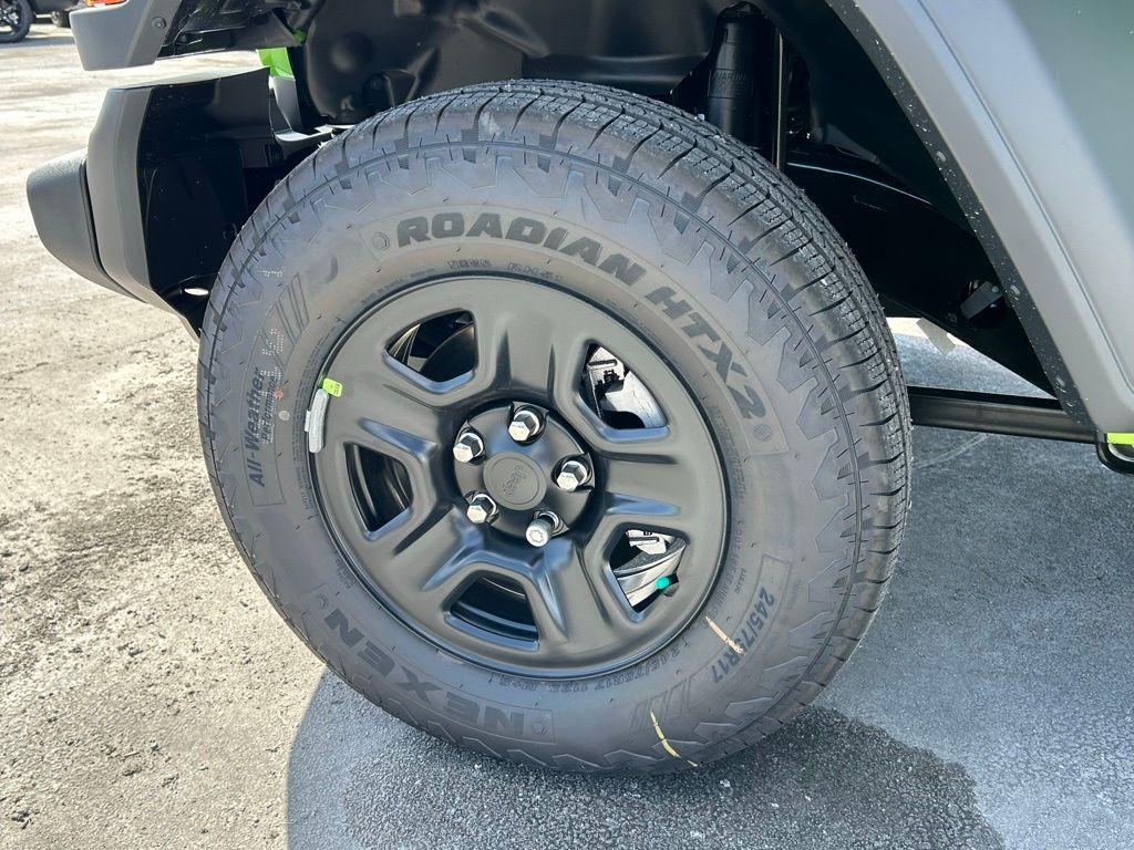 new 2025 Jeep Wrangler car, priced at $32,440