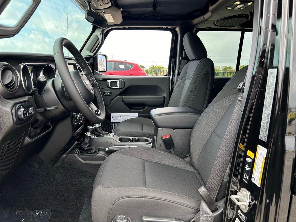 new 2023 Jeep Gladiator car, priced at $37,638