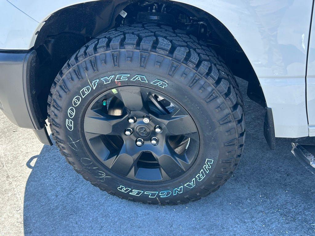 new 2025 Ram 1500 car, priced at $44,037