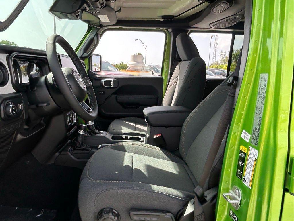 new 2025 Jeep Gladiator car, priced at $44,803