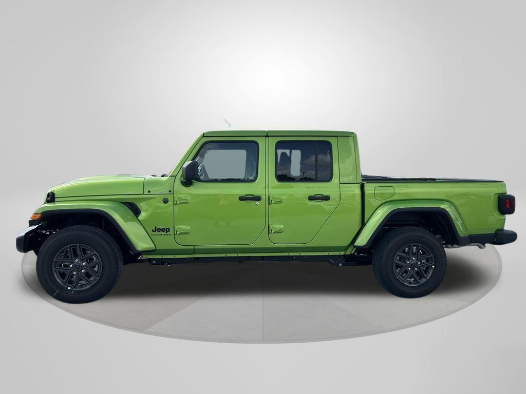 new 2025 Jeep Gladiator car, priced at $44,803