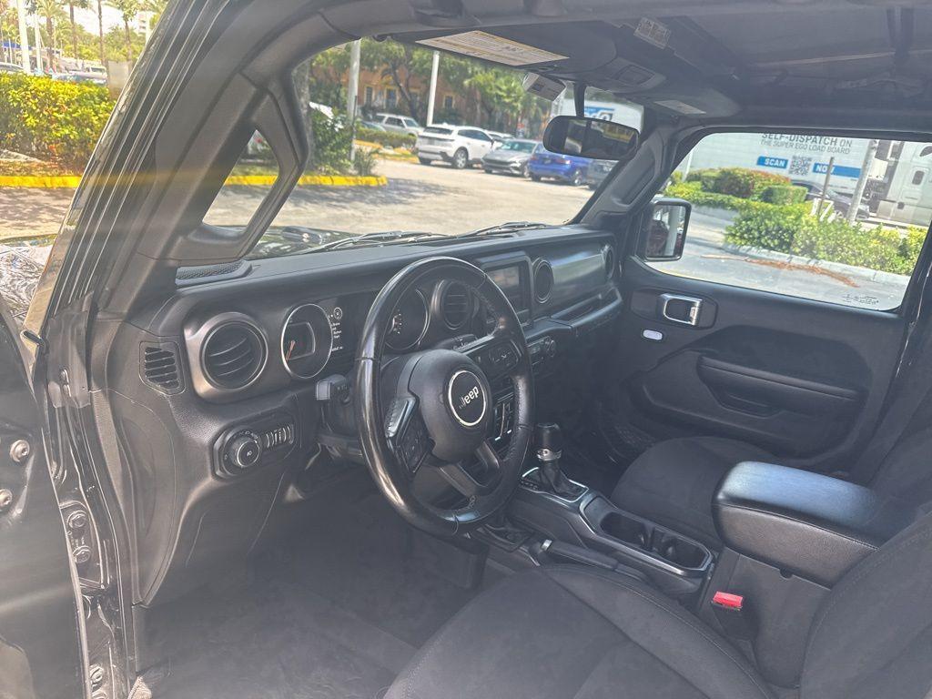 used 2022 Jeep Wrangler Unlimited car, priced at $27,314