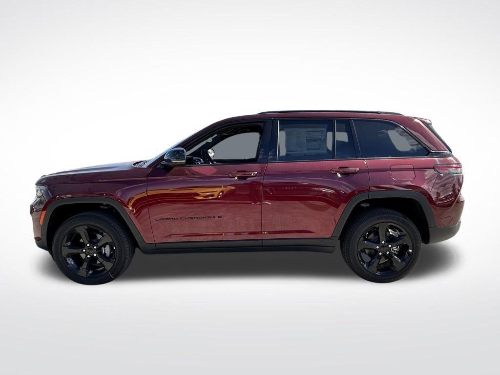 new 2024 Jeep Grand Cherokee car, priced at $34,184