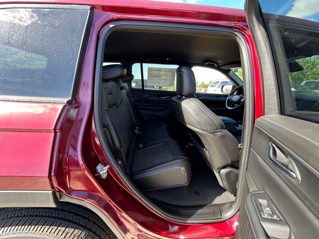 new 2024 Jeep Grand Cherokee car, priced at $34,184